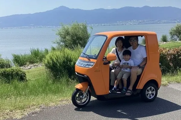 3 人乗り電動バイク（トゥクトゥク）